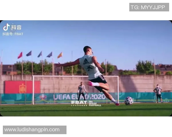 模仿足球明星的跑步慢动作技巧与训练方法分享